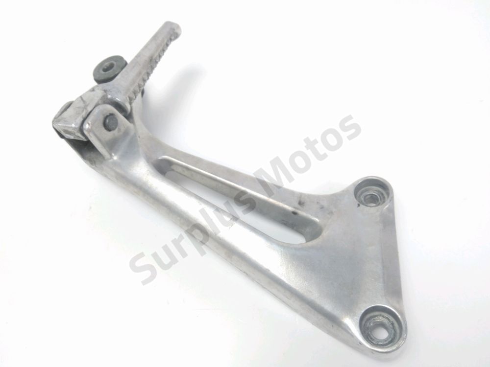 Platine et repose pieds arriere droit