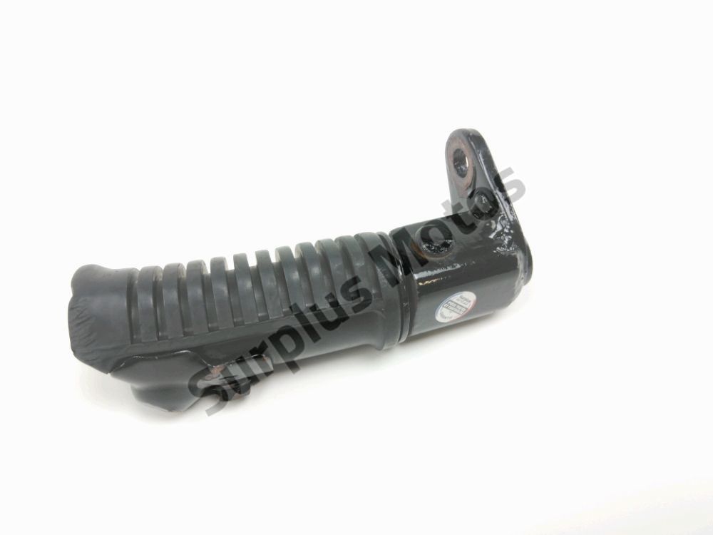 Repose pieds avant gauche