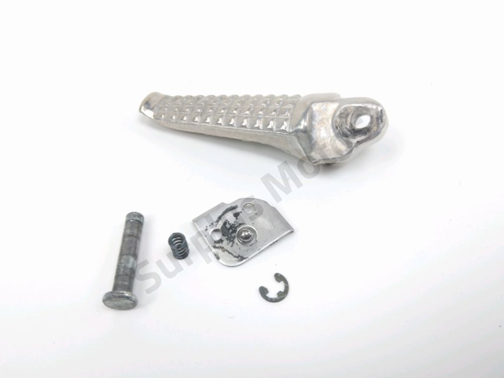 Repose pieds arriere droit