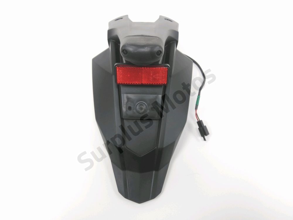 SUPPORT DE PLAQUE ET ECLAIRAGE