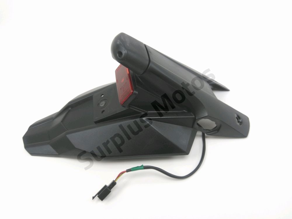 SUPPORT DE PLAQUE ET ECLAIRAGE