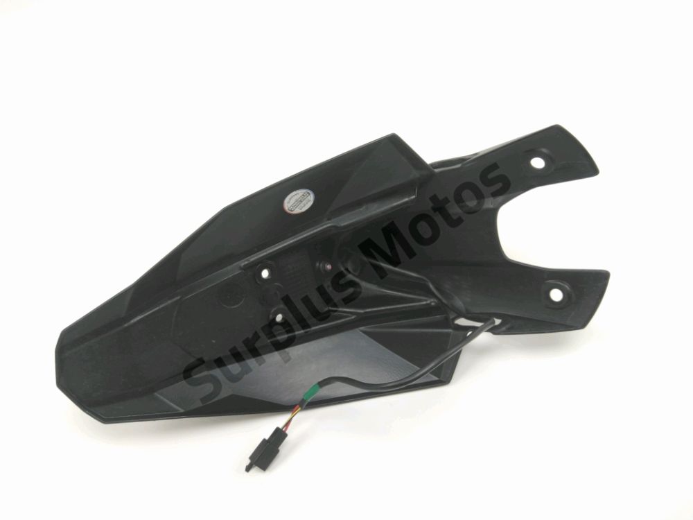 SUPPORT DE PLAQUE ET ECLAIRAGE