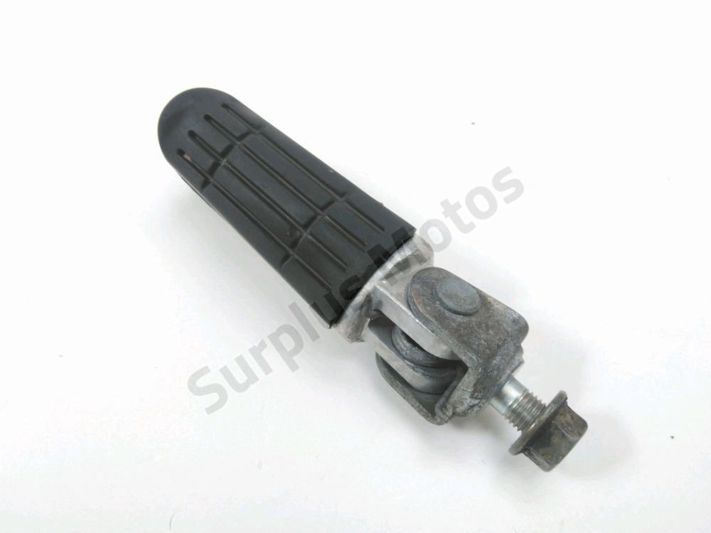 Repose pieds avant gauche