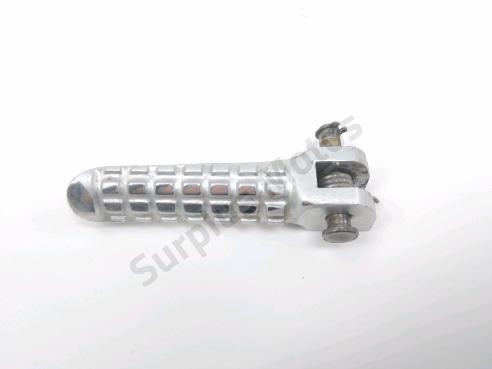 Repose pieds avant droit