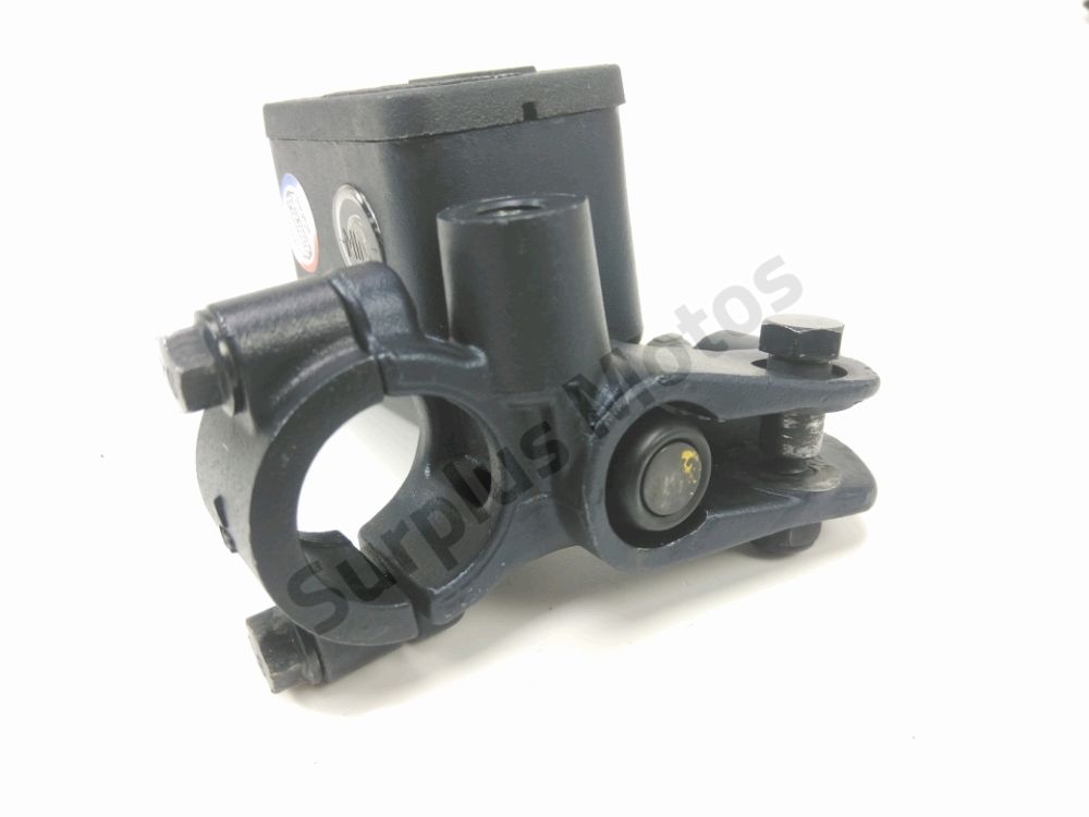 MAITRE CYLINDRE FREIN AV COMPLET