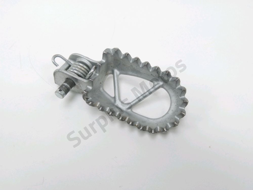 Repose pieds avant droit