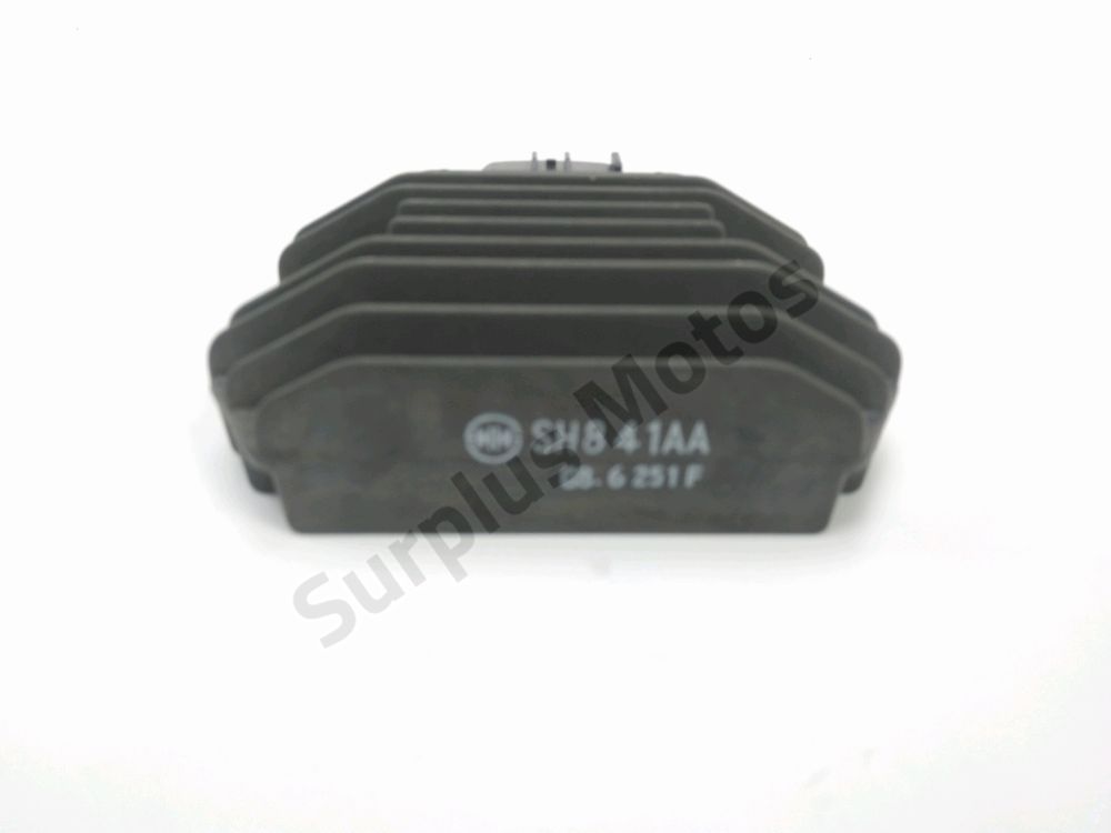 REGULATEUR DE TENSION