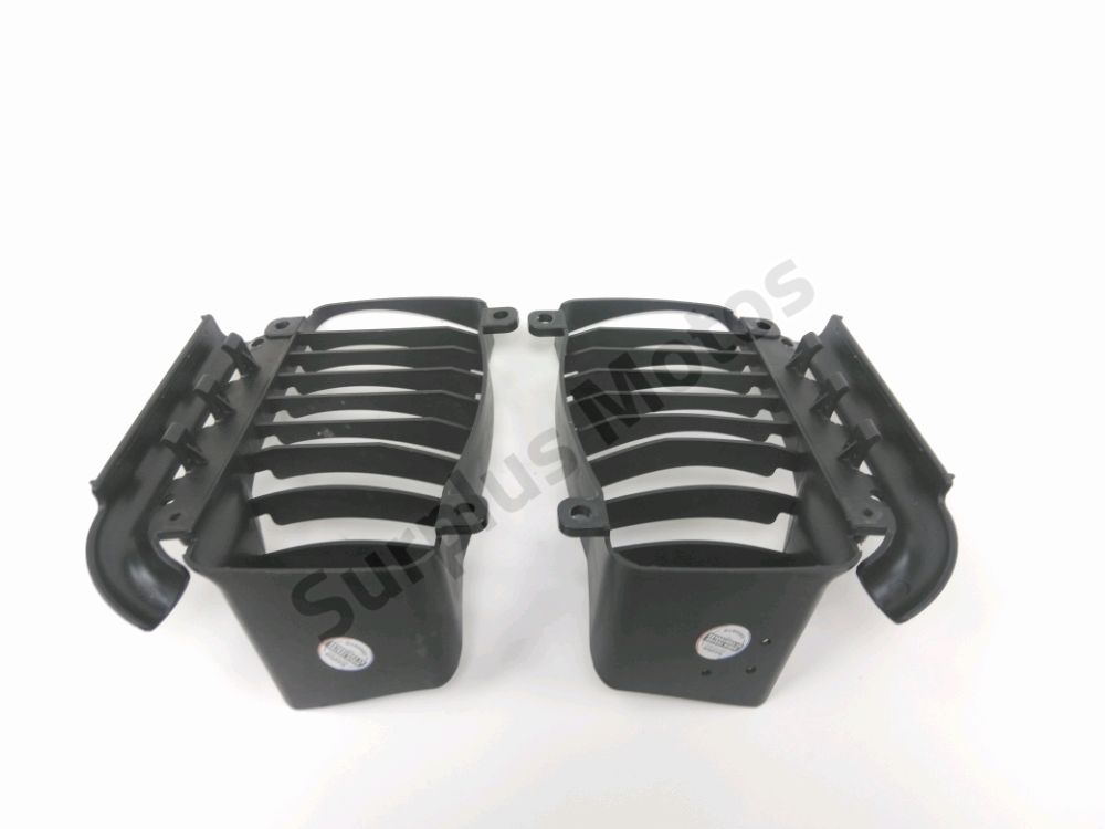 GRILLE DE RADIATEUR