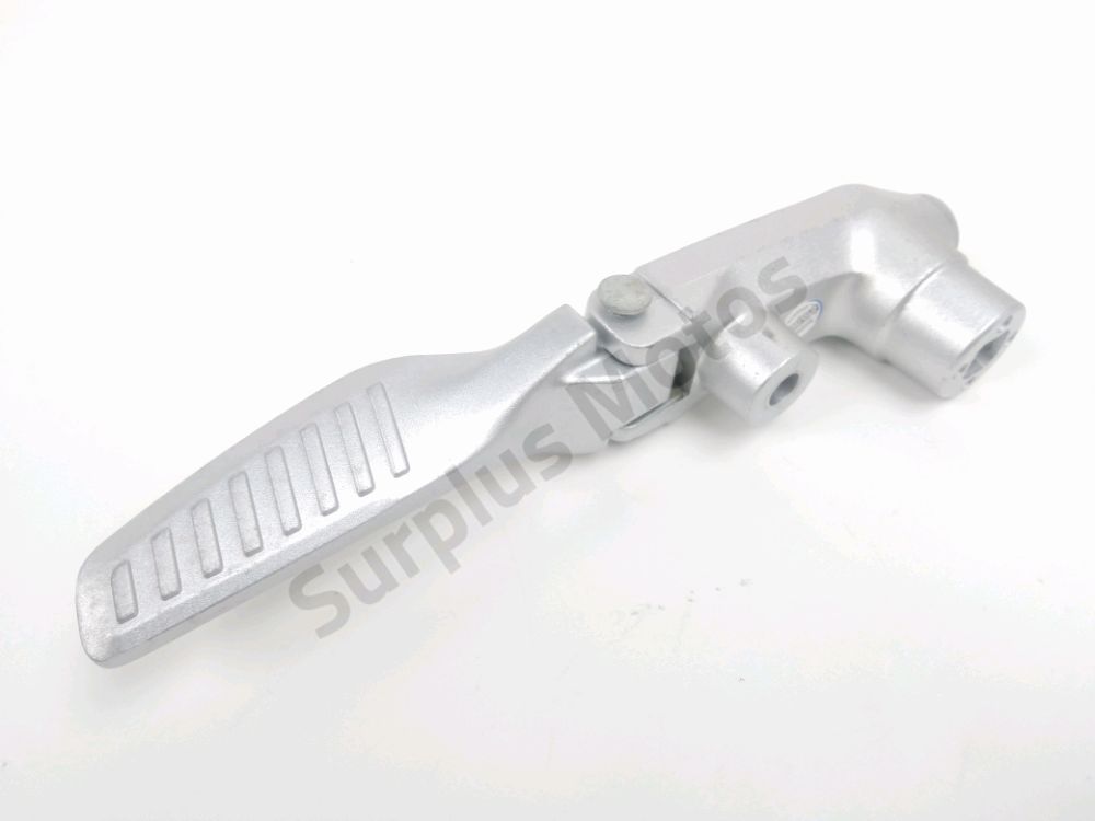 Repose pieds arriere gauche