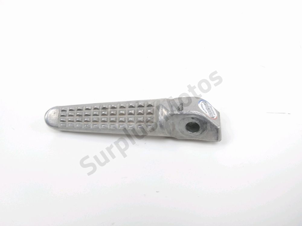 Repose pieds arriere droit