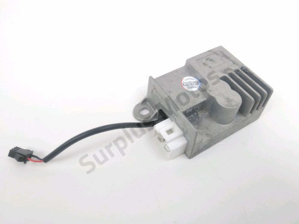REGULATEUR DE TENSION