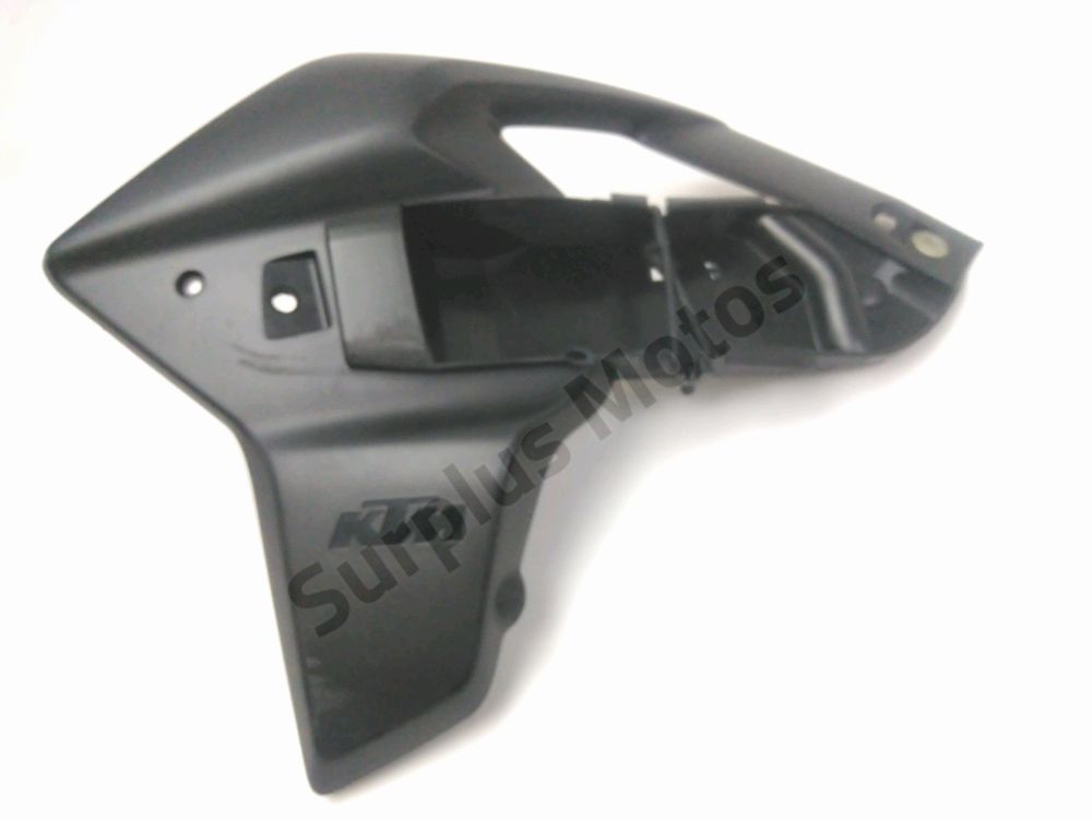 CACHE LATERAL GAUCHE