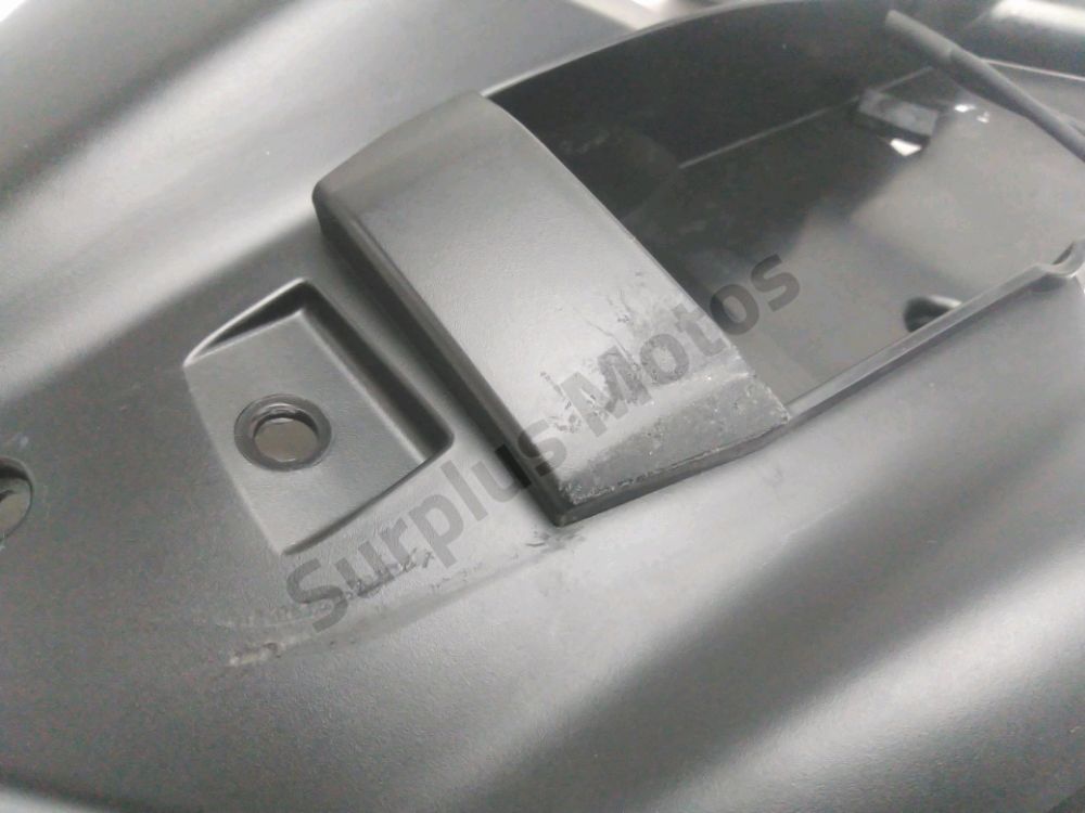 CACHE LATERAL GAUCHE