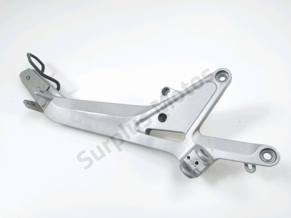 Platine avant droite