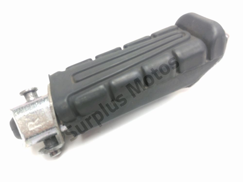 Repose pieds arriere droit