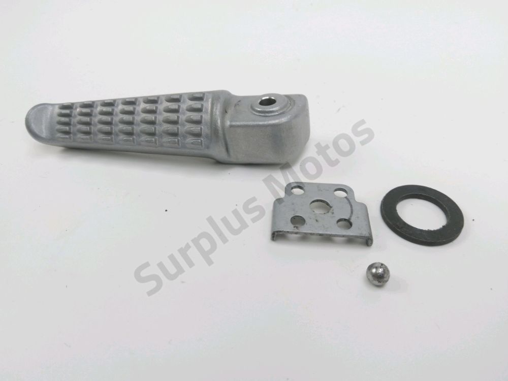 Repose pieds arriere gauche