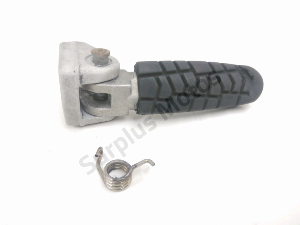 Repose pieds avant droit