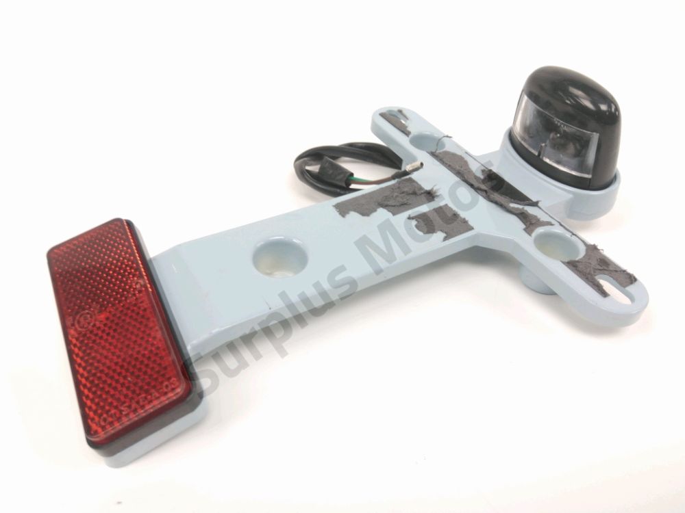 Support de plaque et eclairage