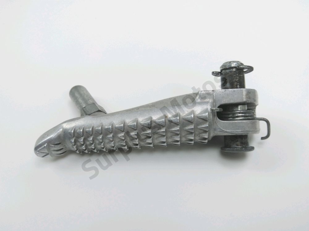 Repose pieds avant droit