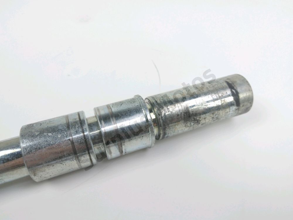 AXE DE ROUE AVANT