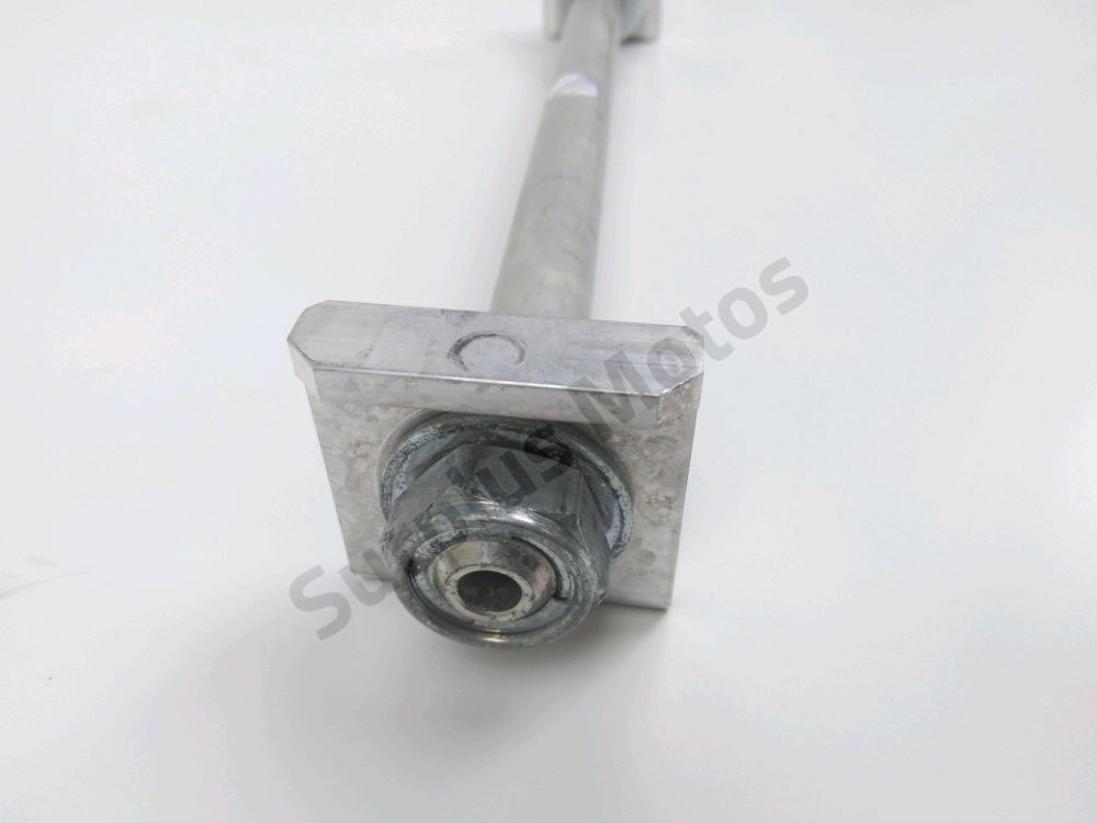 AXE DE ROUE ARRIERE