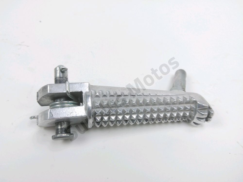 Repose pieds avant gauche