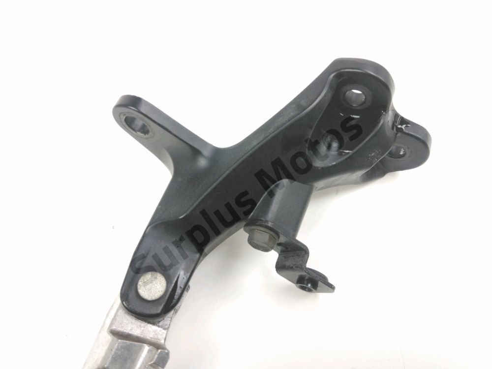 PLATINE ET REPOSE PIEDS ARRIERE GAUCHE