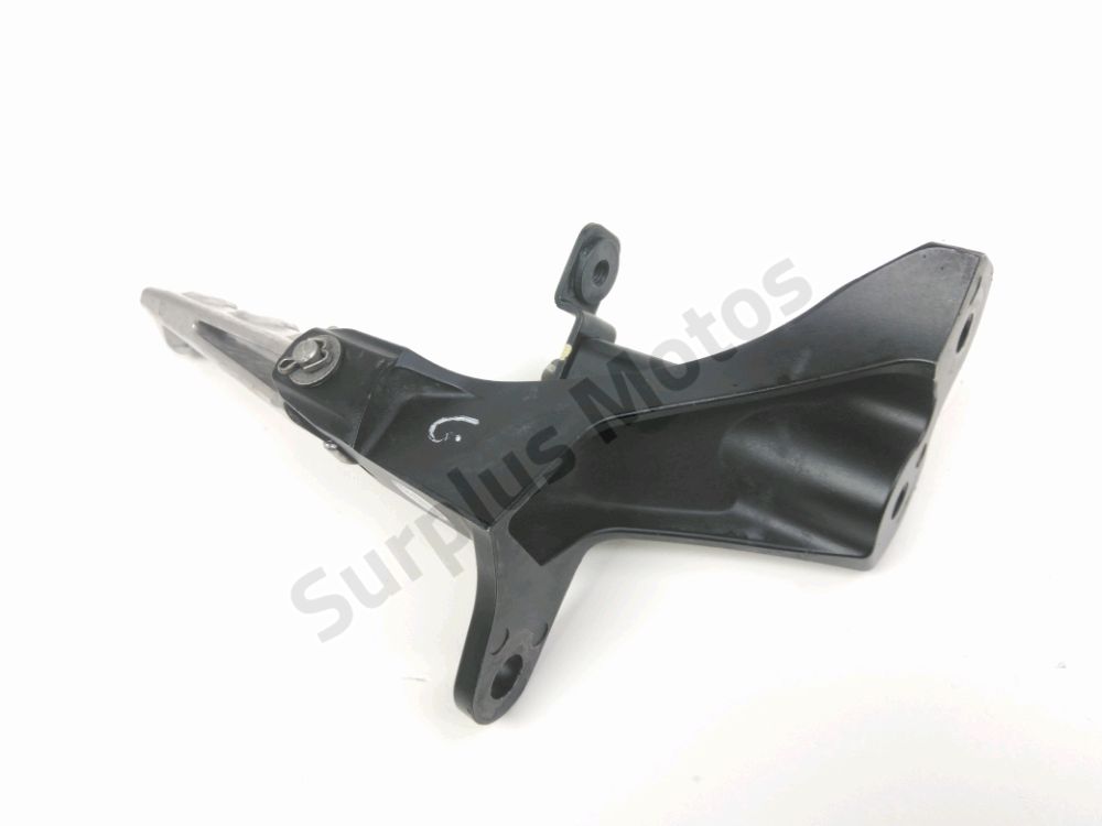 PLATINE ET REPOSE PIEDS ARRIERE GAUCHE