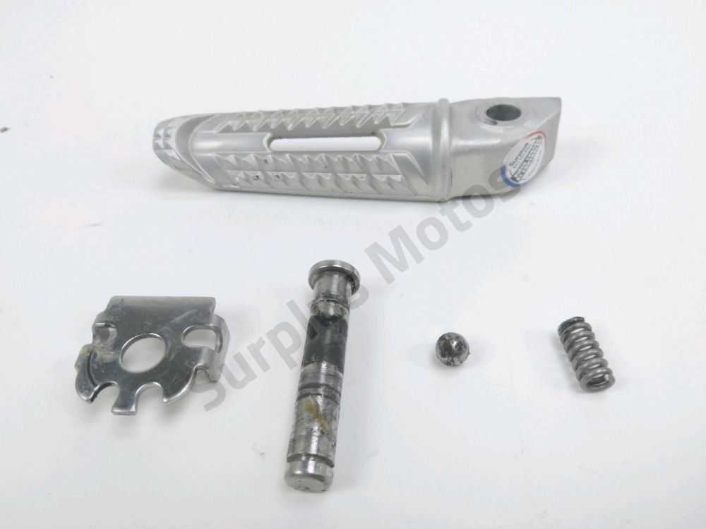 Repose pieds arriere gauche