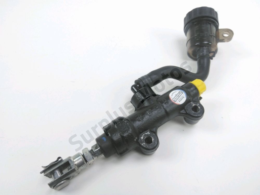 MAITRE CYLINDRE FREIN AR COMPLET