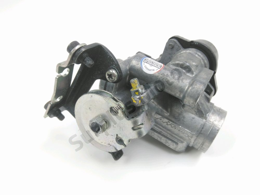 Corps d'injection droit