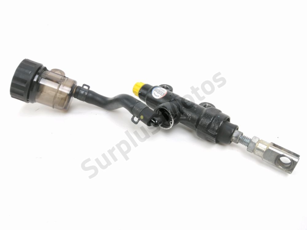 MAITRE CYLINDRE FREIN AR COMPLET