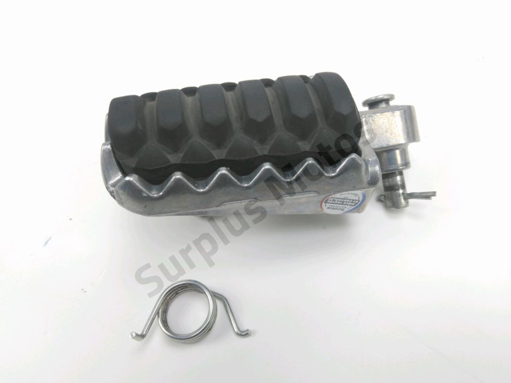 Repose pieds avant gauche