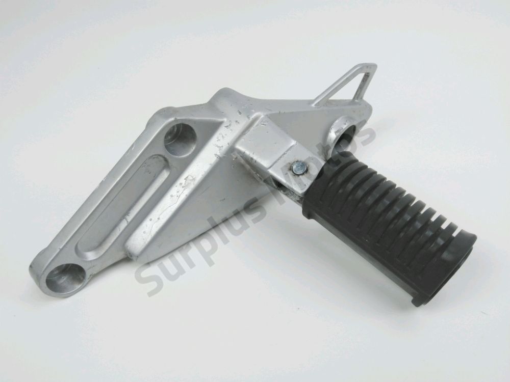 Platine et repose pieds arriere droit