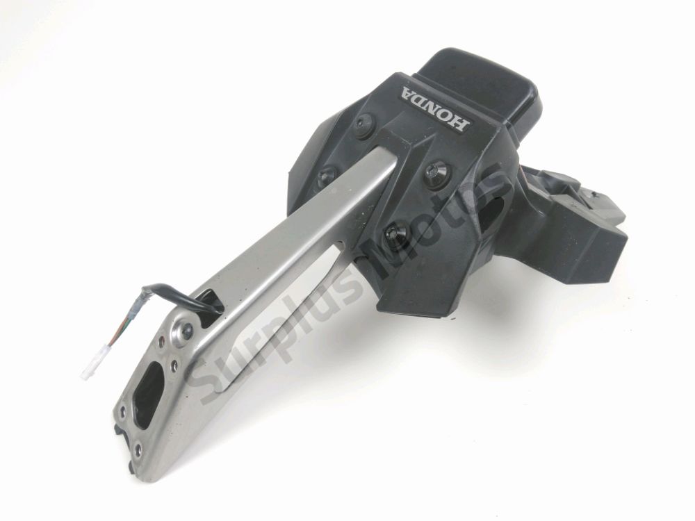 SUPPORT DE PLAQUE ET ECLAIRAGE