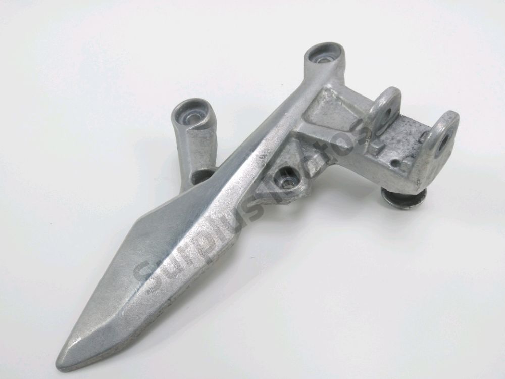 PLATINE AVANT DROITE