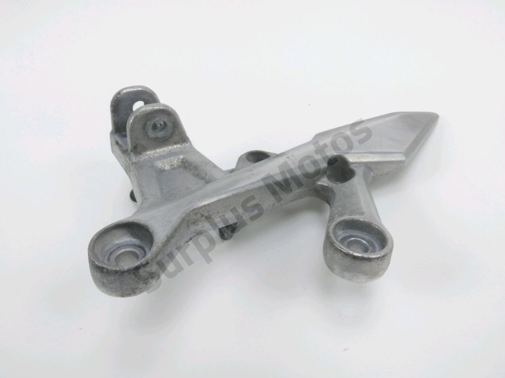 PLATINE AVANT DROITE