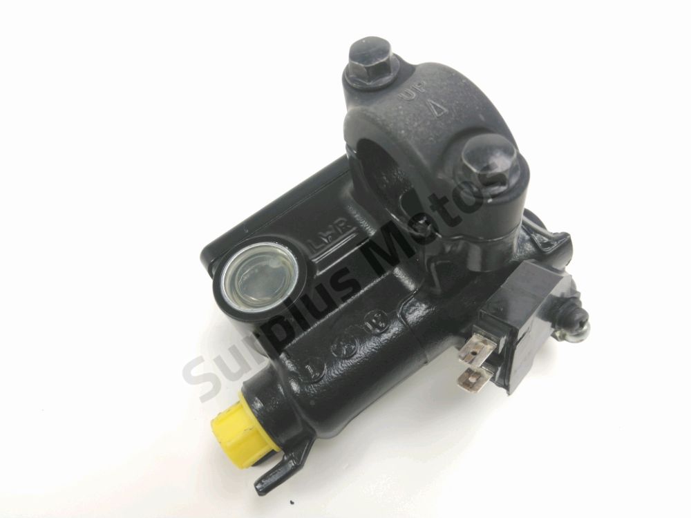 MAITRE CYLINDRE FREIN AV COMPLET