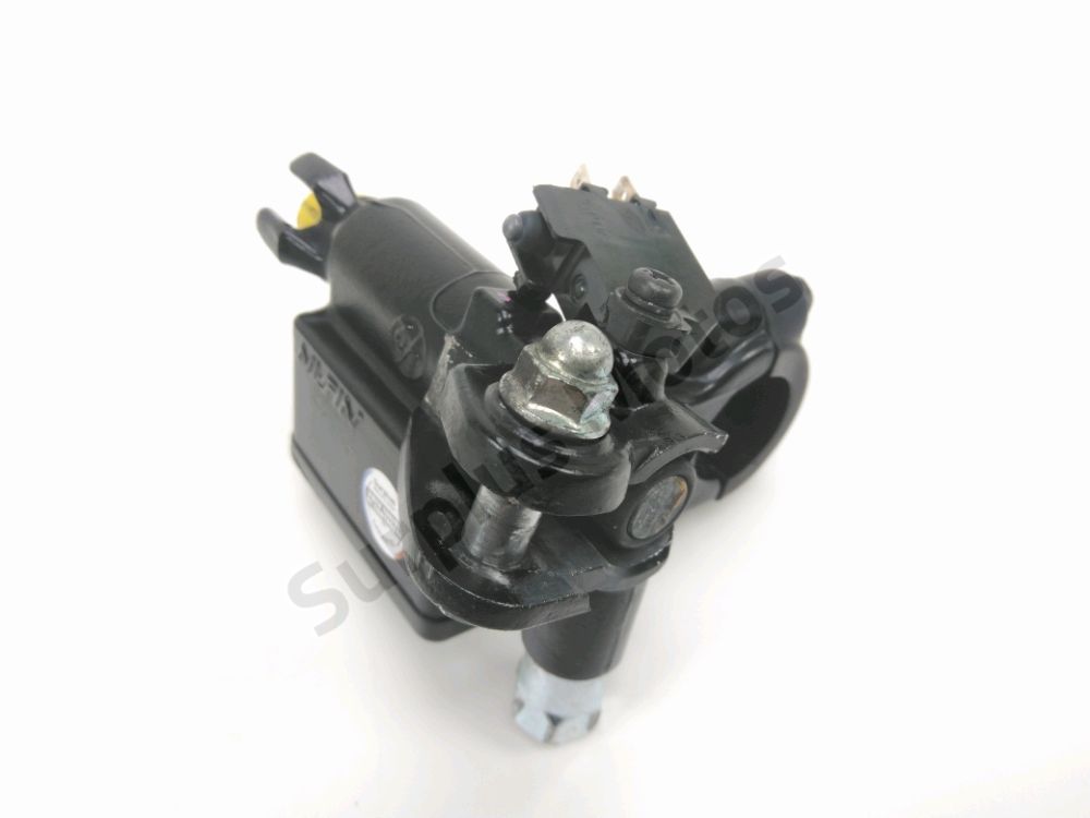 MAITRE CYLINDRE FREIN AV COMPLET