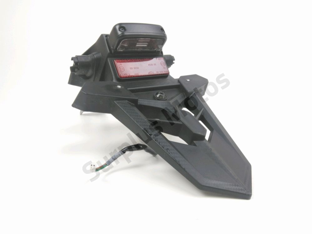 SUPPORT DE PLAQUE ET ECLAIRAGE