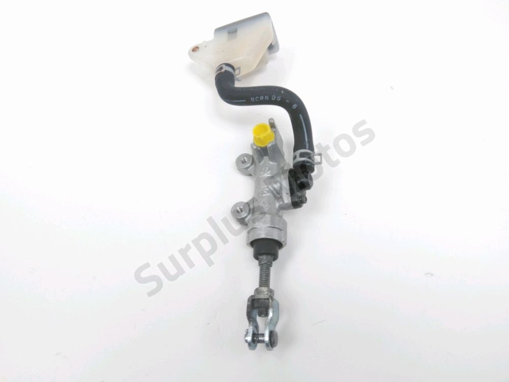 MAITRE CYLINDRE FREIN AR COMPLET