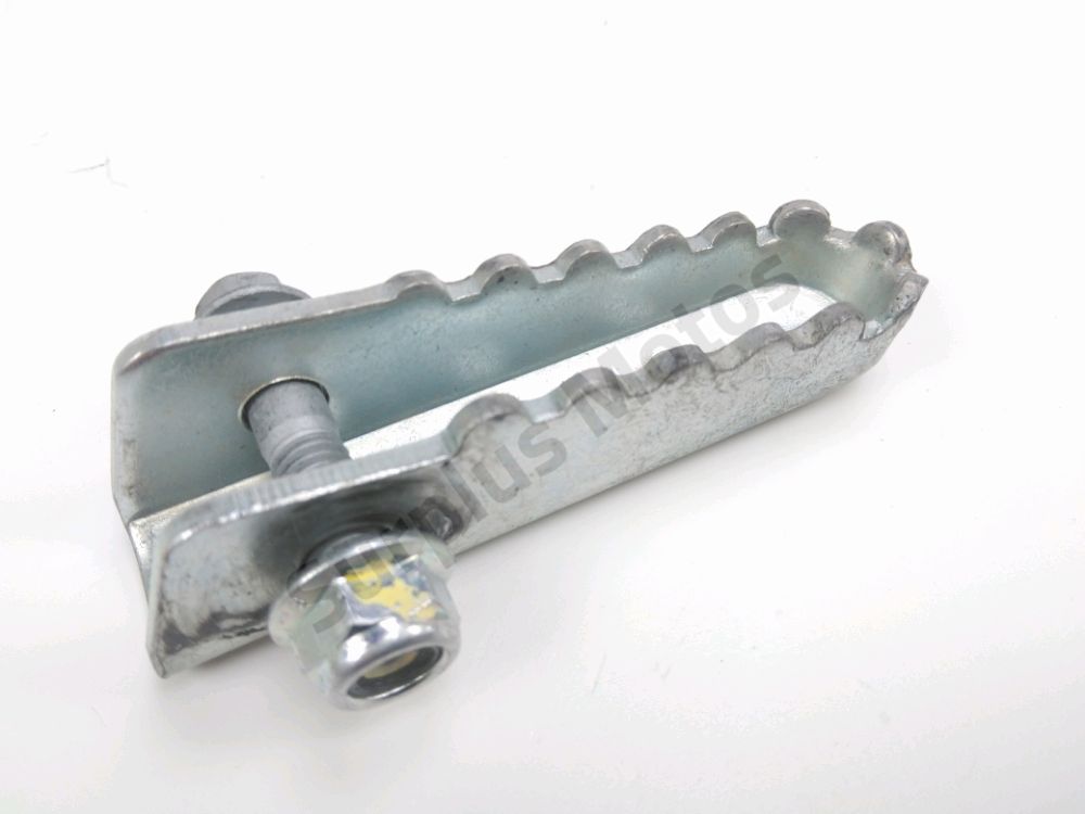 Repose pieds arriere droit