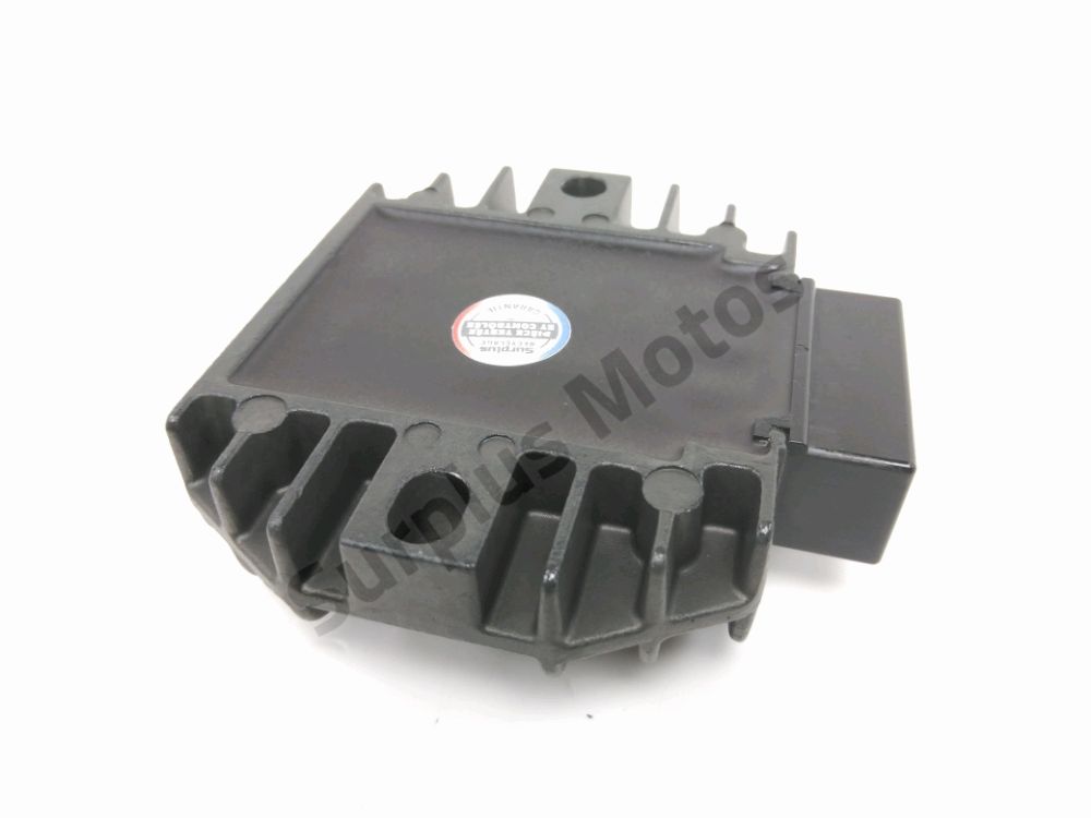 REGULATEUR DE TENSION