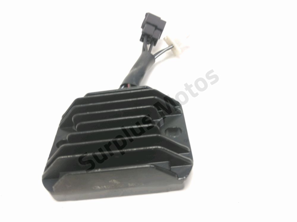 REGULATEUR DE TENSION