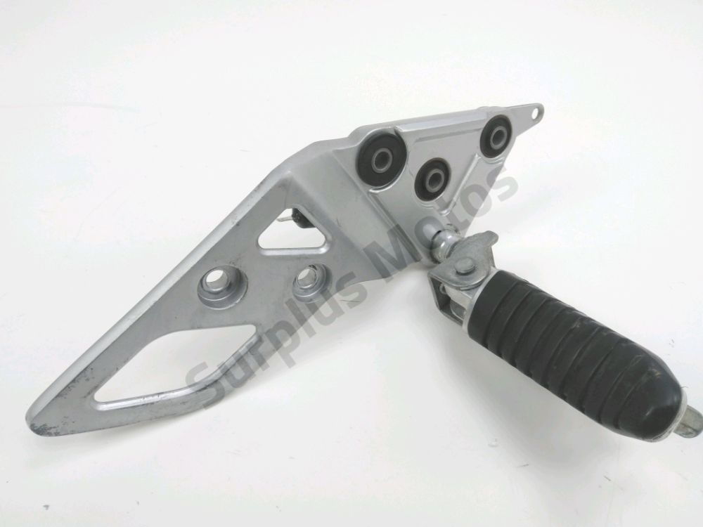 Platine avant droite