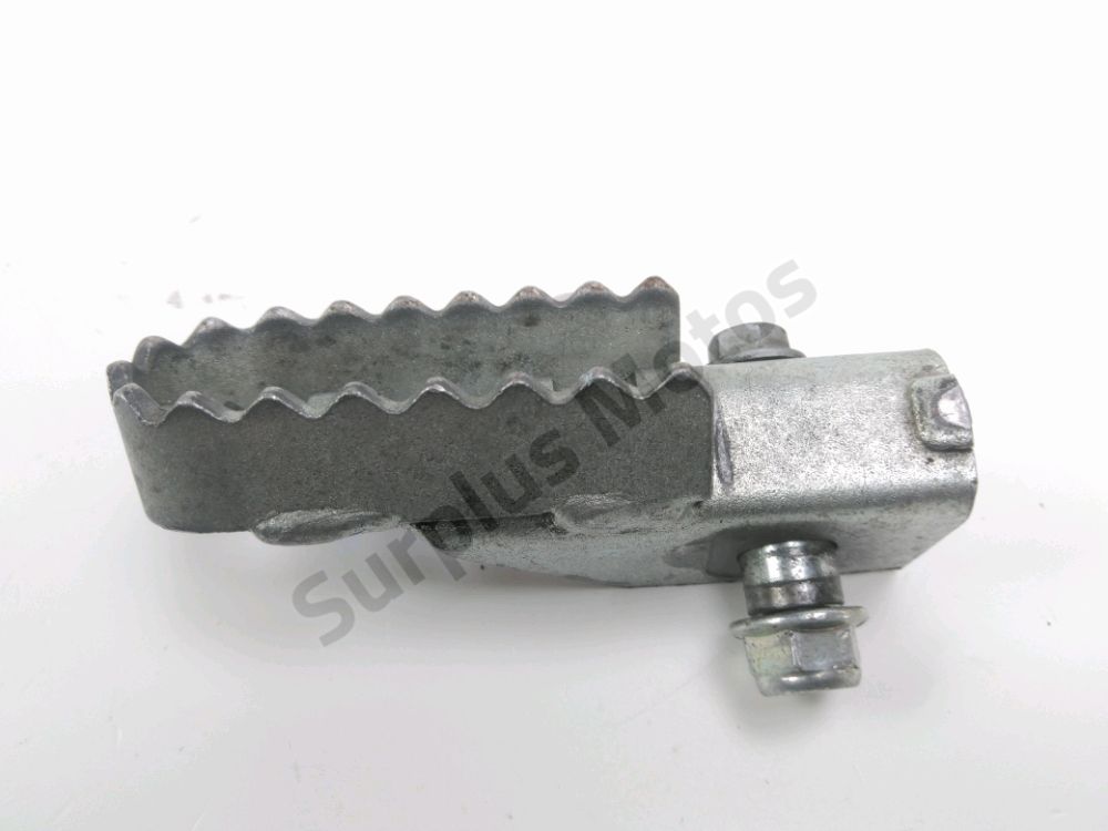 Repose pieds avant gauche