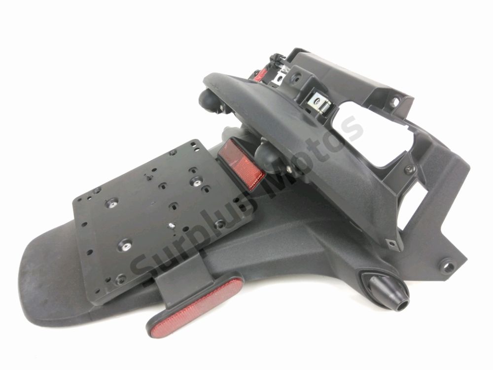 SUPPORT DE PLAQUE ET ECLAIRAGE