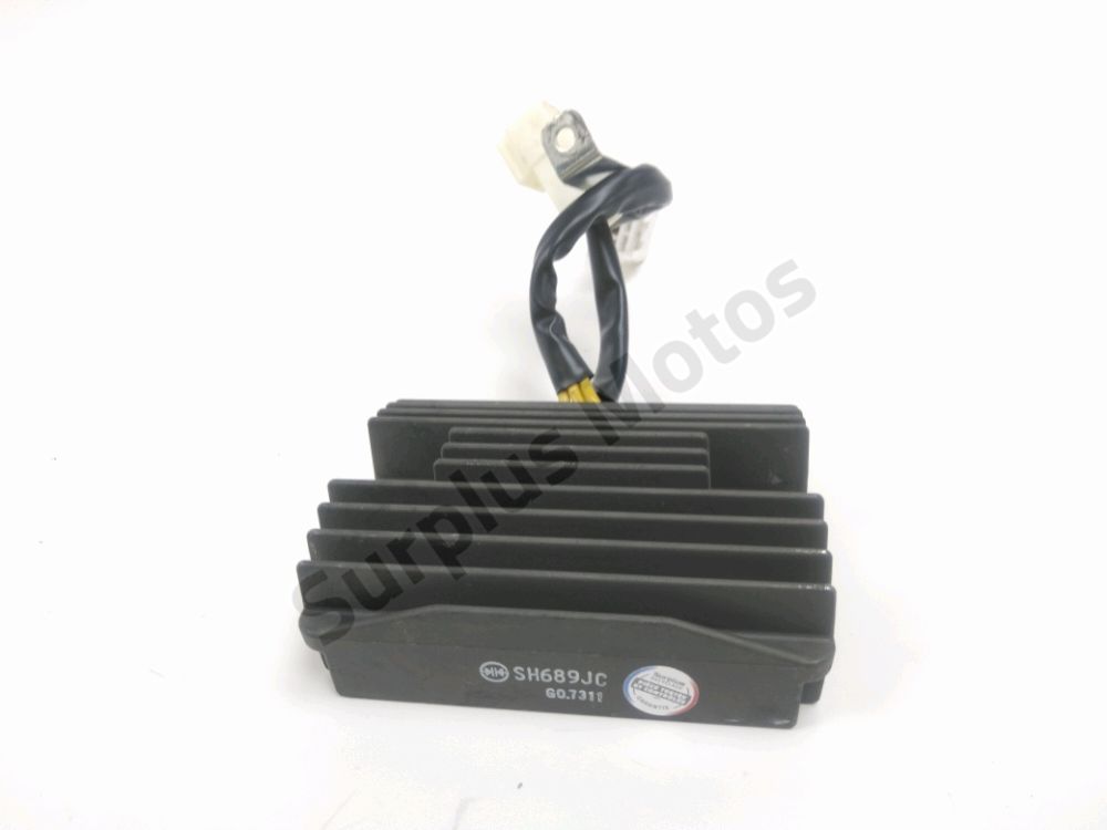 REGULATEUR DE TENSION