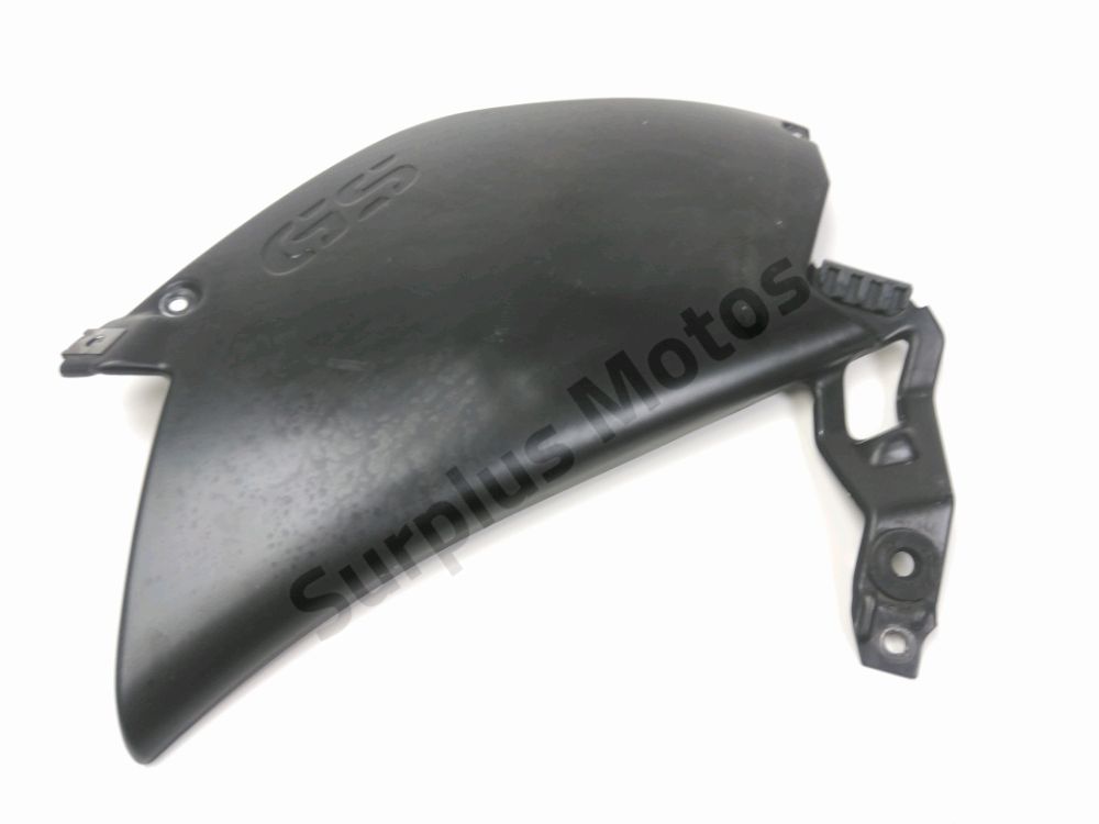 CACHE LATERAL DROIT