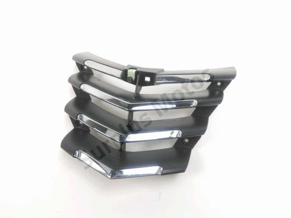 GRILLE DE RADIATEUR